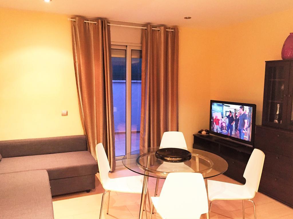 Lloret Beach Apartments 료렛 드 마르 객실 사진